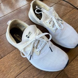 Used New Balance. Still in good shape . Size 6.5